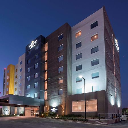 圣路易斯波托西麦克罗特套房酒店 外观 照片