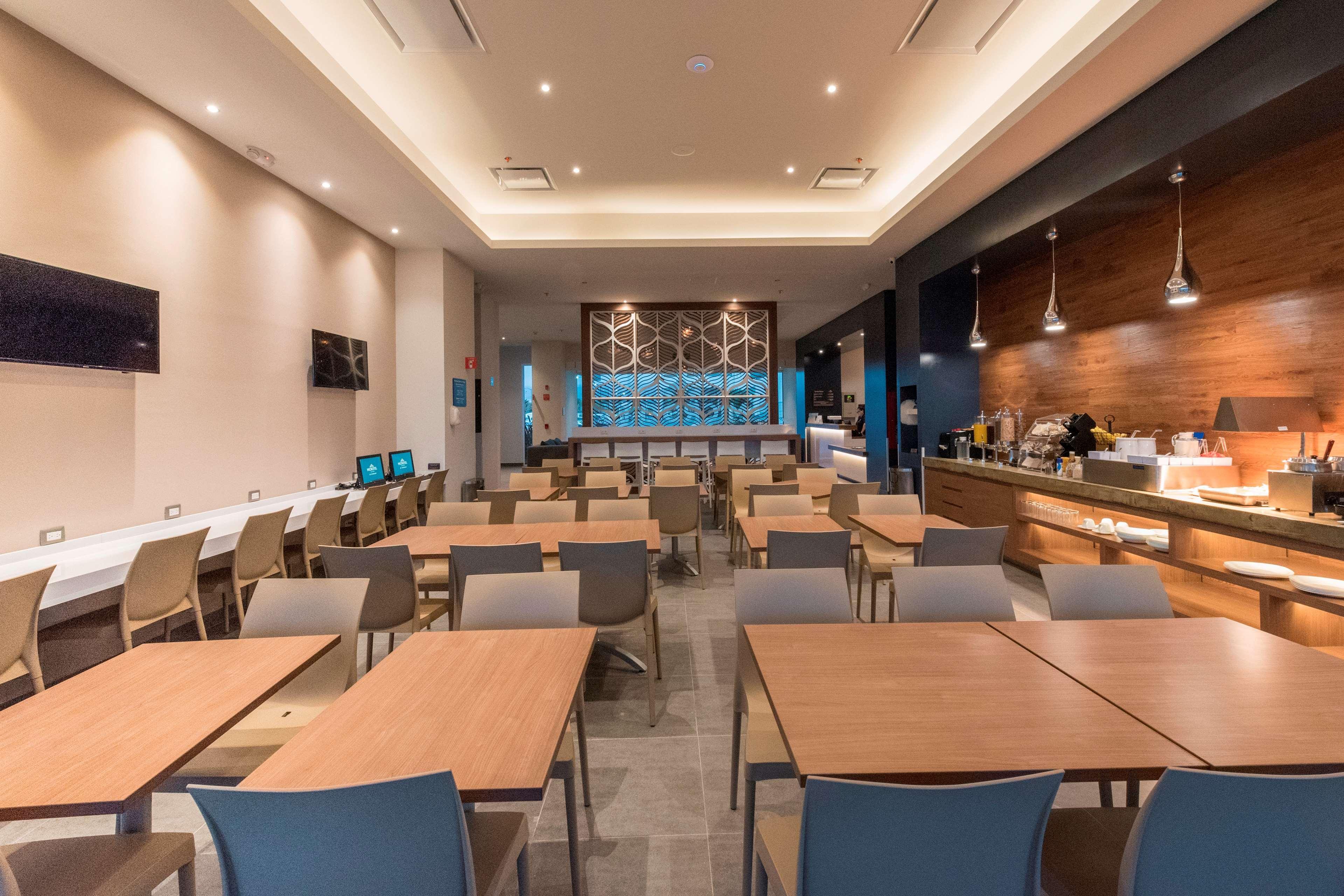 圣路易斯波托西麦克罗特套房酒店 外观 照片