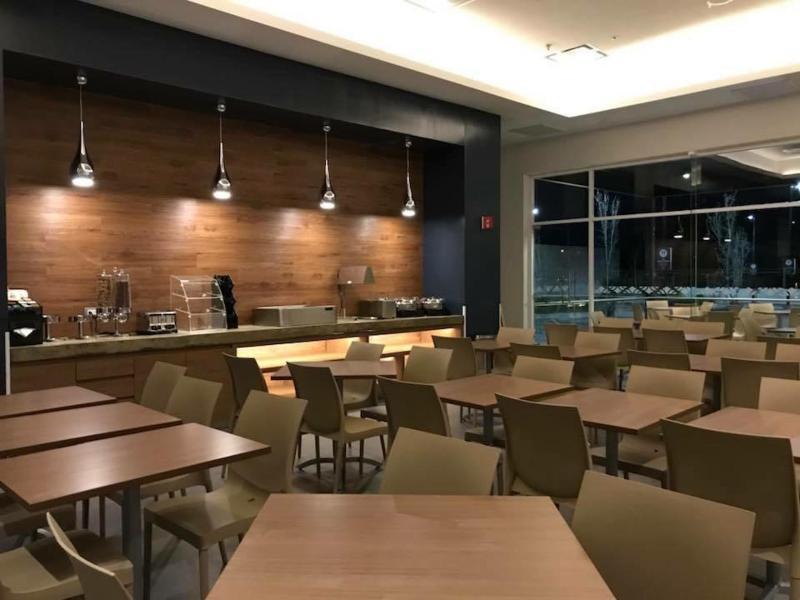 圣路易斯波托西麦克罗特套房酒店 外观 照片
